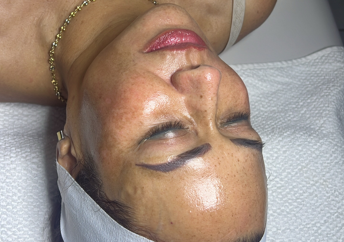 Dermaplaning + Signature Purifying Treatment 