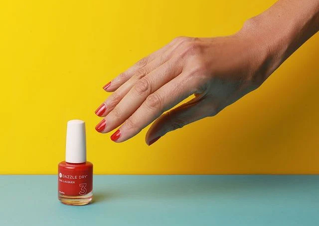 Dazzle Dry Manicure 