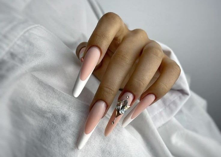 Nägelmodellage mit Gel Size  M / Construcție cu gel marimea M 