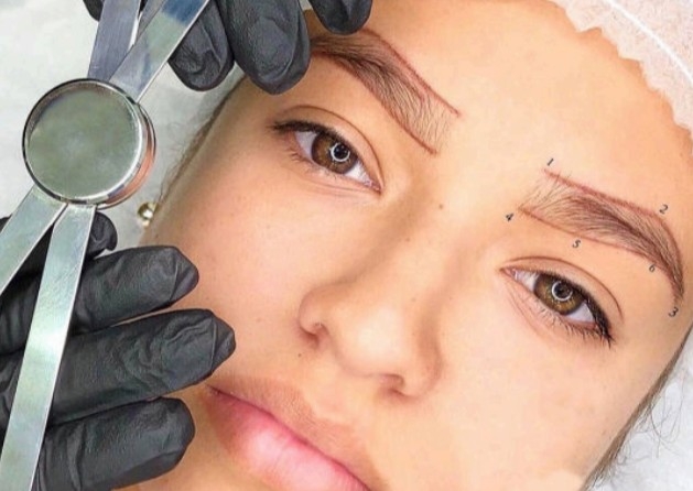 Diseño de cejas 