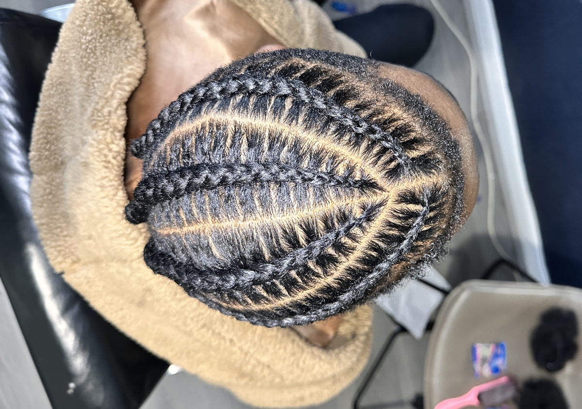 Men’s cornrow just the top of the head (1/5)