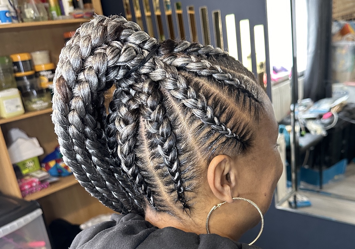 Big cornrow ponytail (3/3)