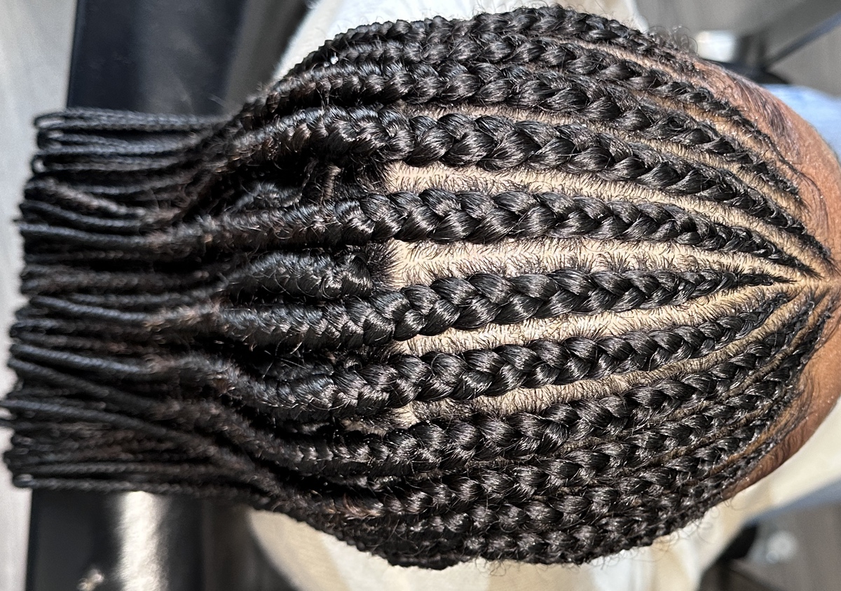 Cornrow with braids  (2/4)