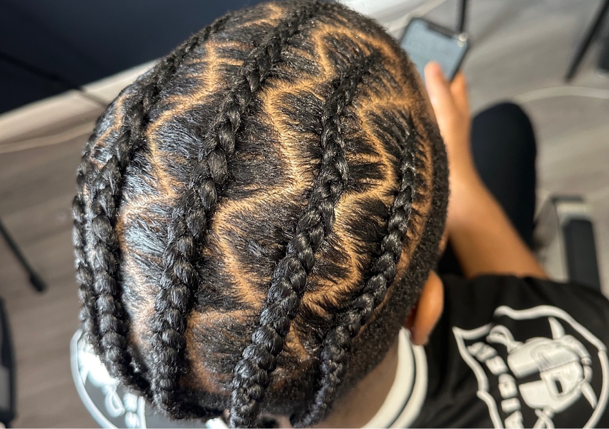 Men’s cornrow just the top of the head