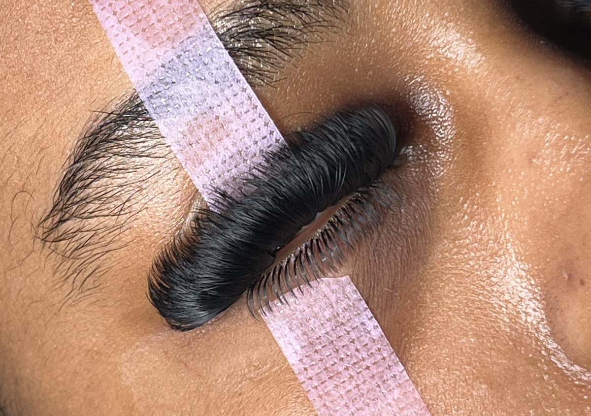 Bottom Lashes ONLY !