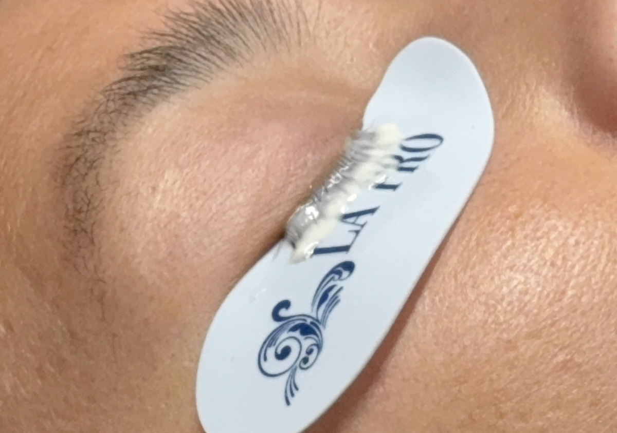 Lash lift lamination (2/3)