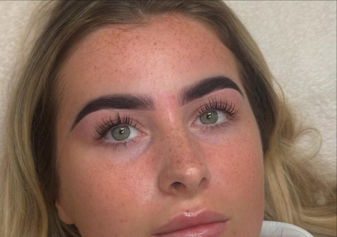Signature brow with hybrid tint and lash lift 
