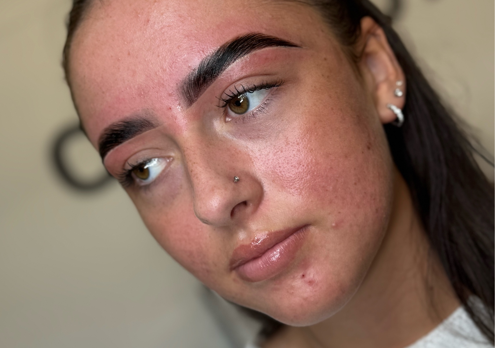 Brow lamination with hybrid tint. 