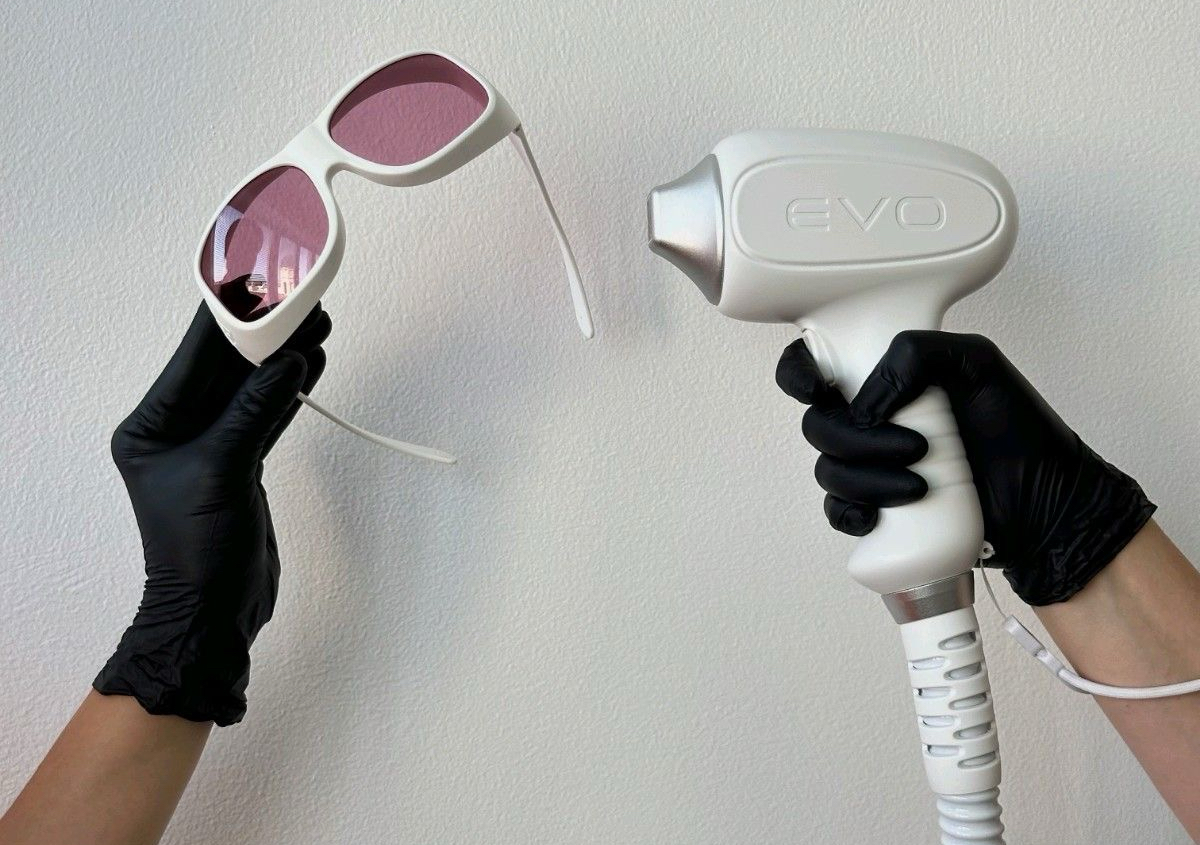 Visa complet  (Lèvres,menton,joue et sourcils)