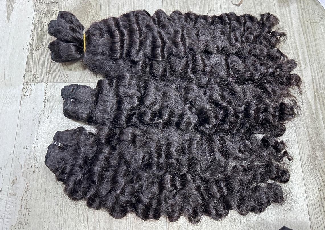 Lavish Loose Curls 28"