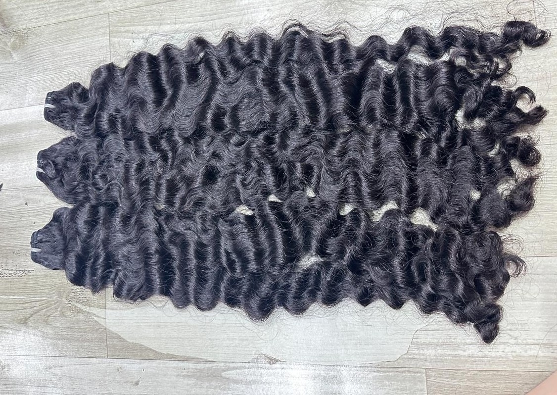 Lavish Loose Curls 28"