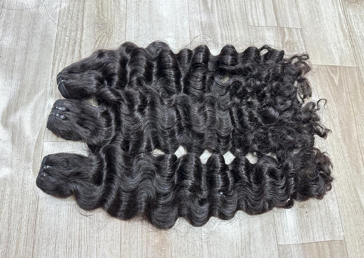 Divine Elite Wavy 18"