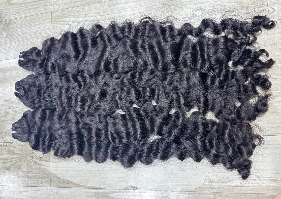 Lavish Loose Curls 18"