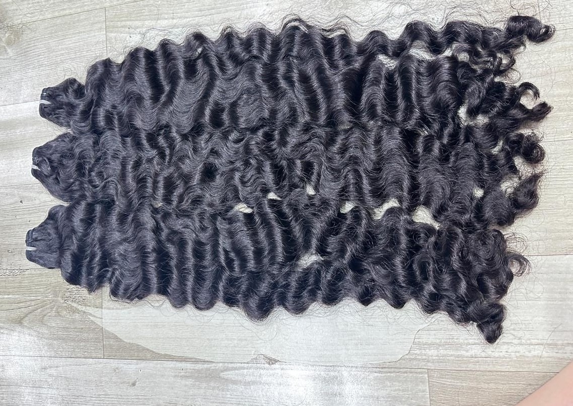 Lavish Loose Curls  12"