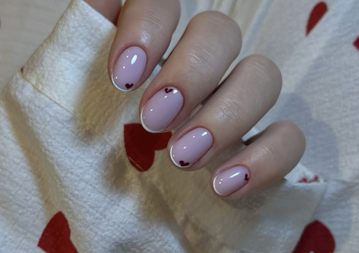 Gel nails with French tip 