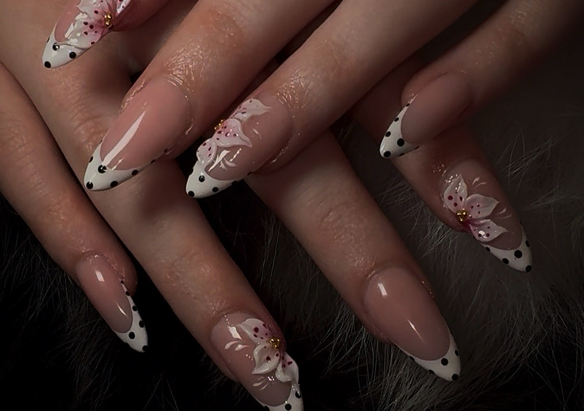 Nails art 