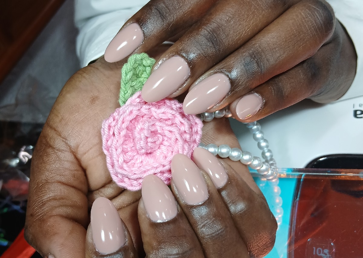 Extensão de unhas em acrílico