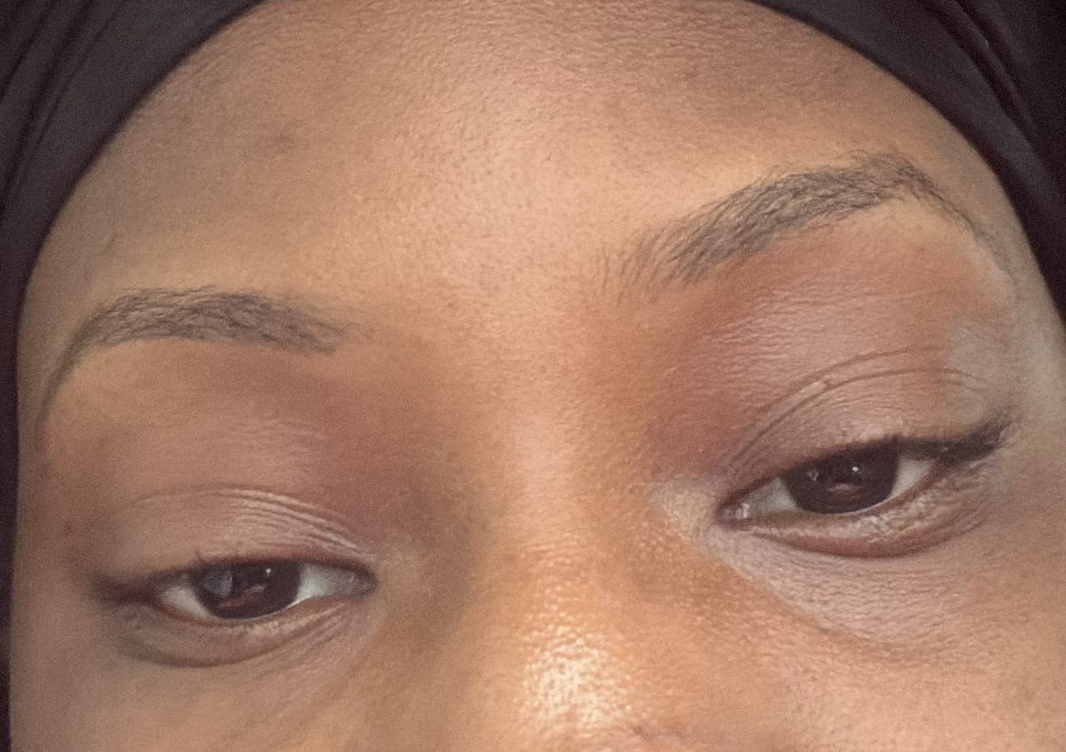 Eyebrow shapeup