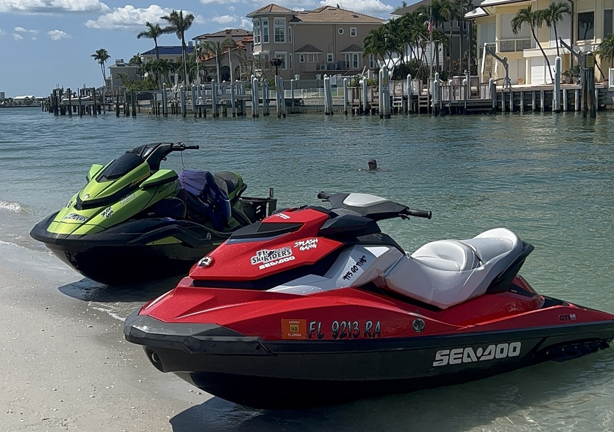 2 JETSKIS - NO PASSENGER ( HALF DAY )