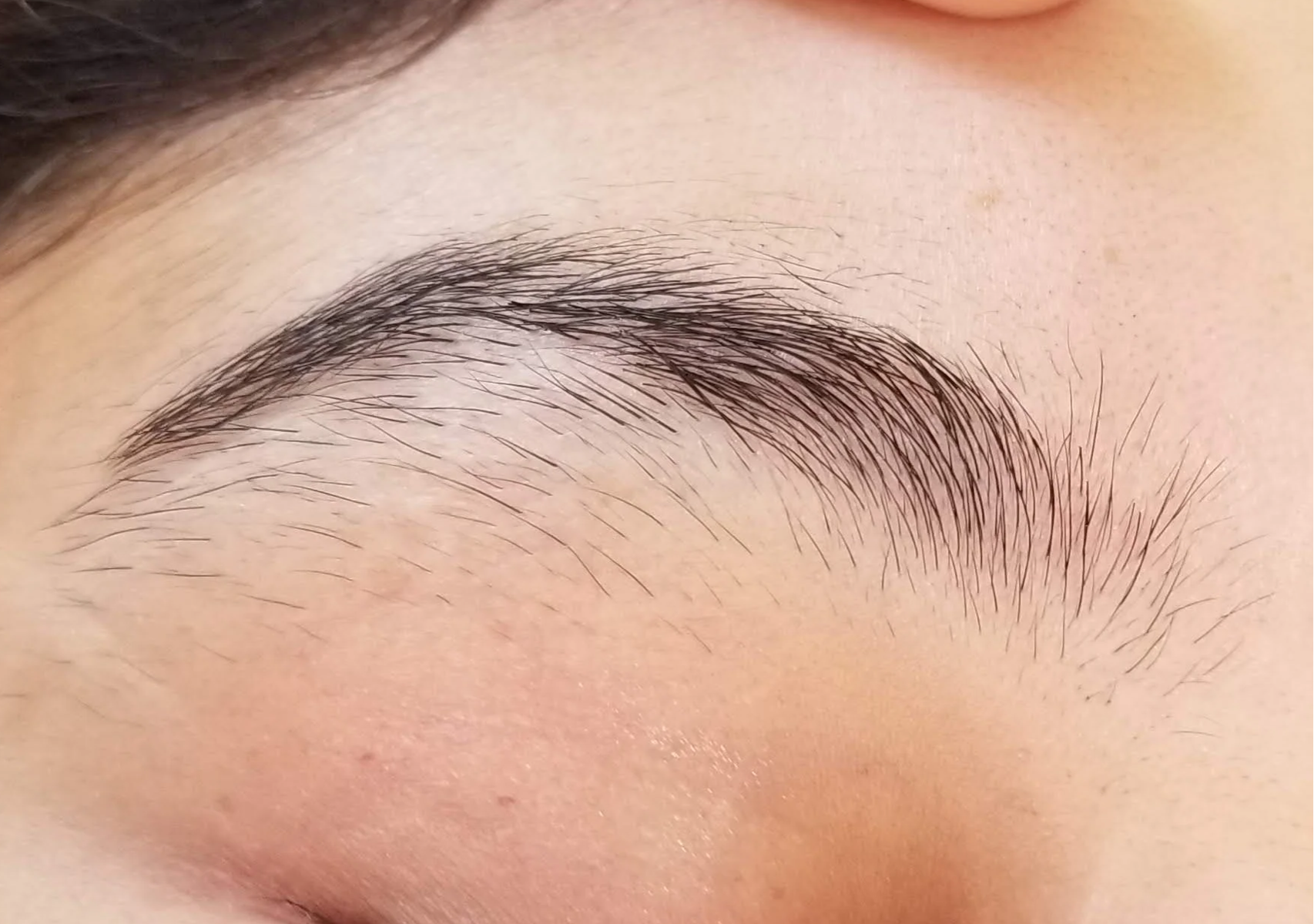Eyebrows Clean Up