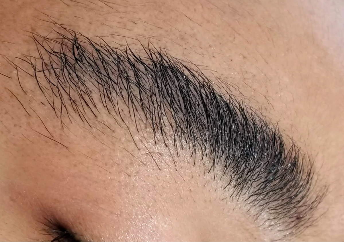 Eyebrows Reshaping 