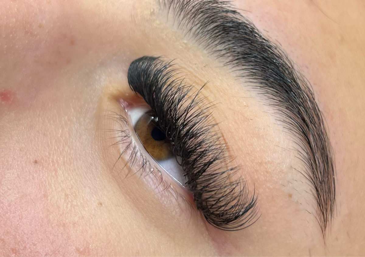Fullset Russian Hybrid Lash Extensions 