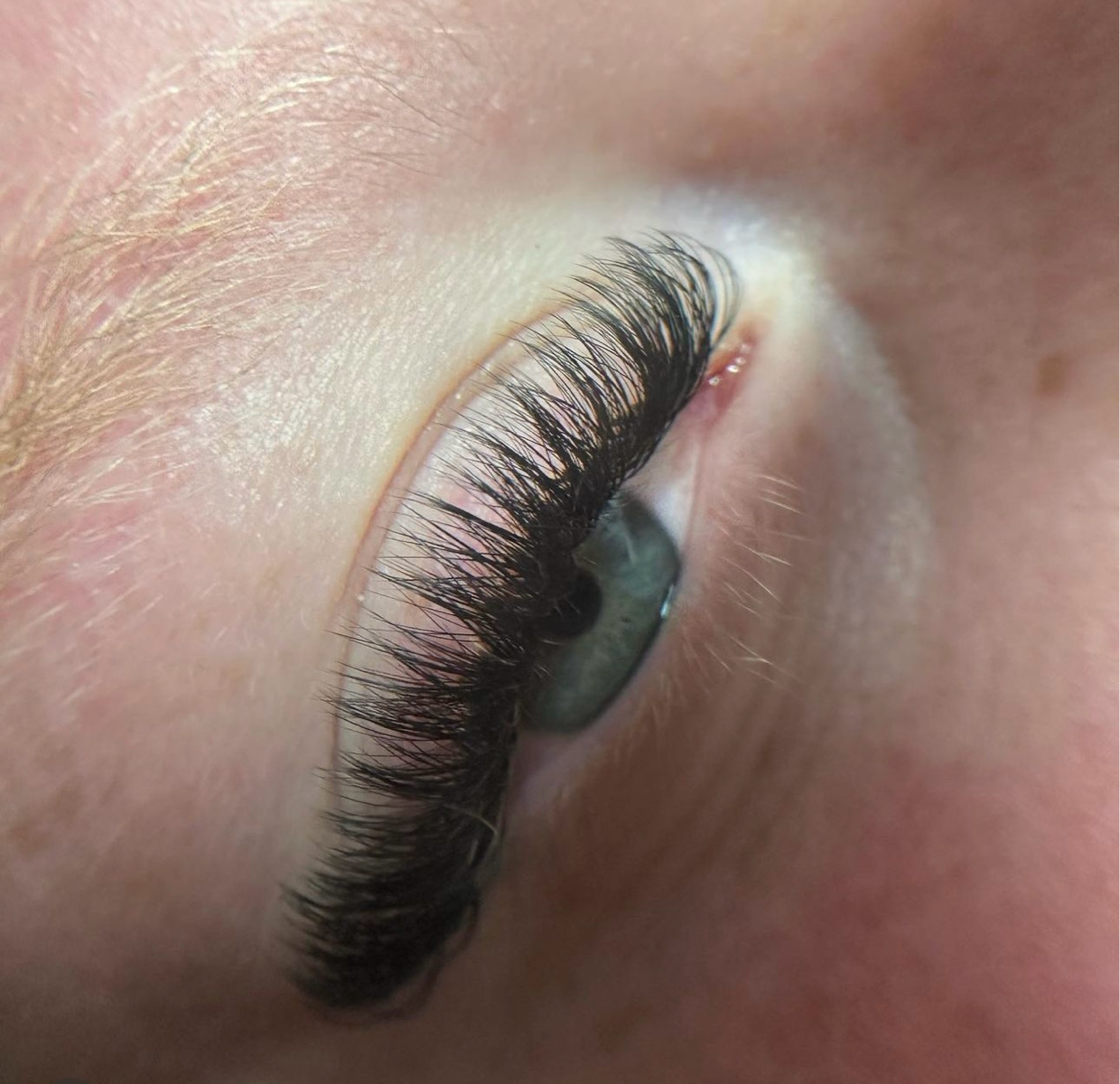 Russian Volume Eyelash Extensions Full Set