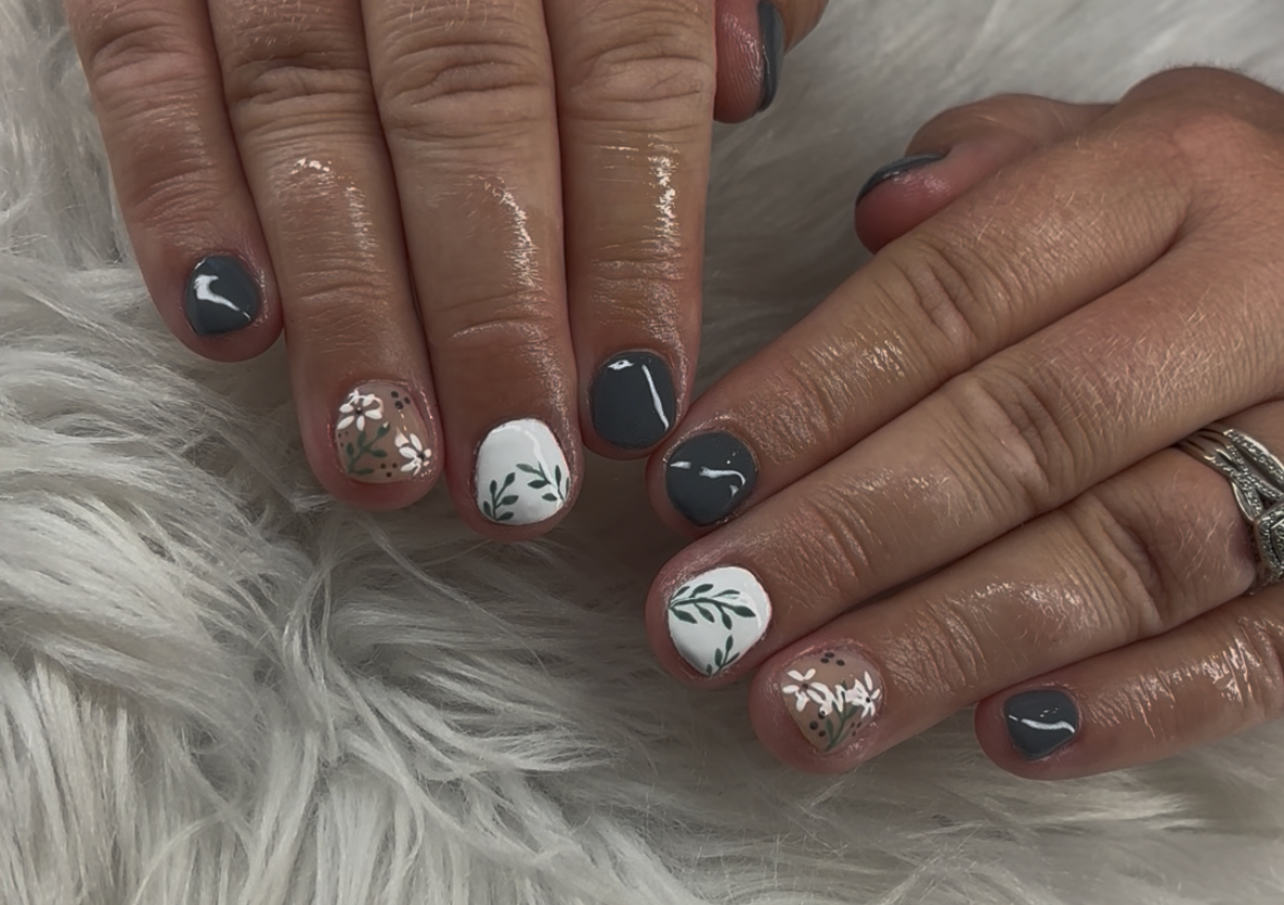 Gel manicure standard