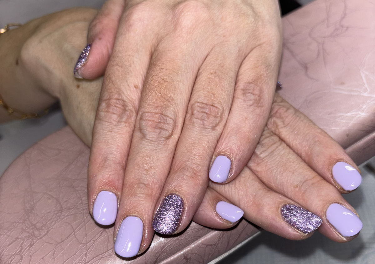 File & gel nails