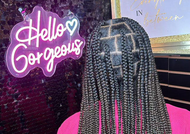 Large Knotless (hair not included)