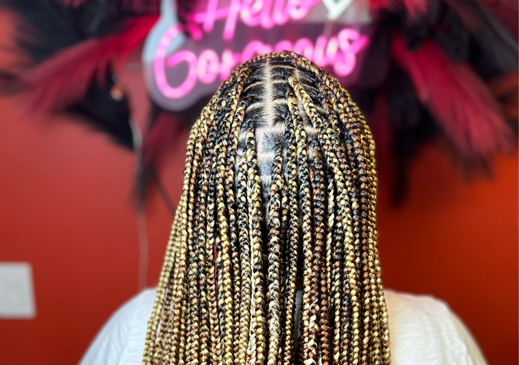 Small Knotless (hair not included)