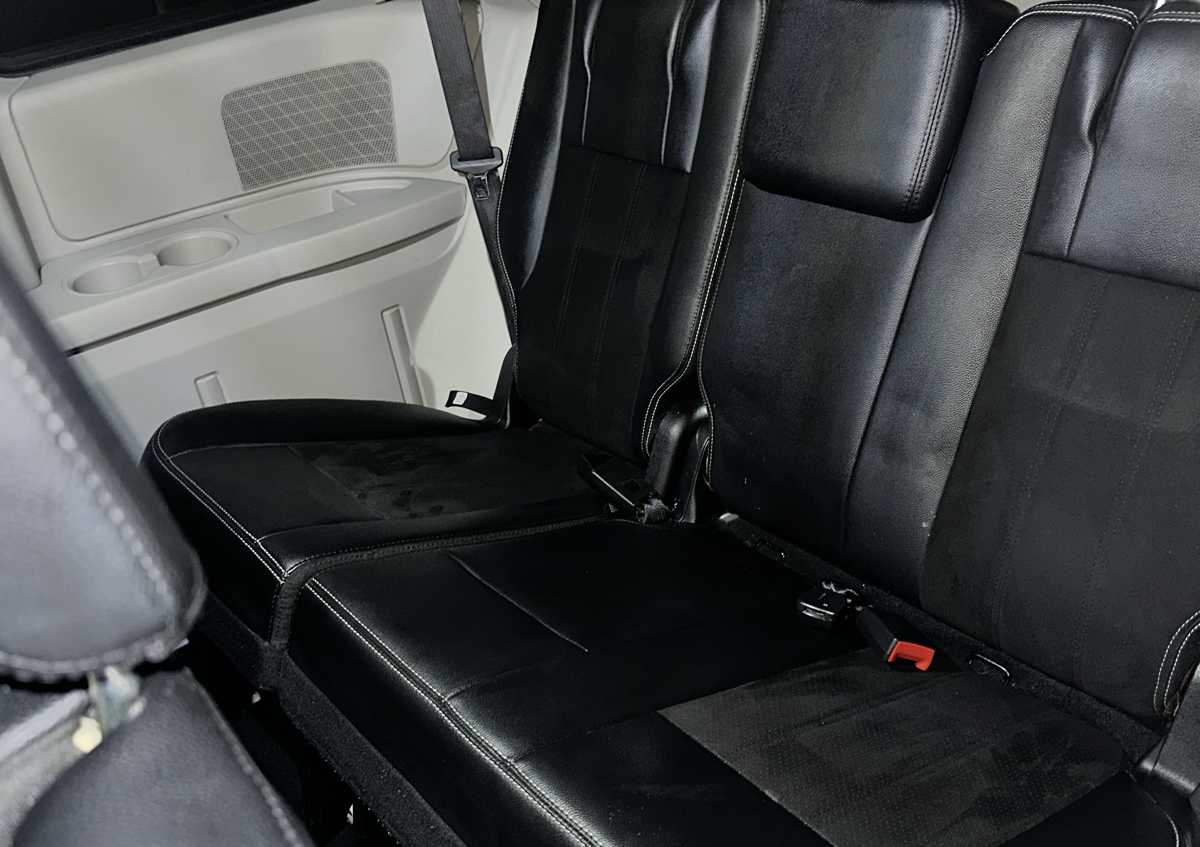 Interior 3 Row 