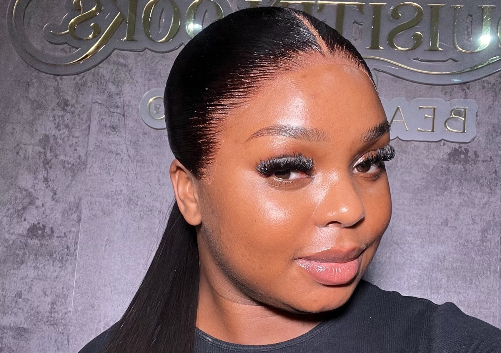 Frontal ponytail (Brazilian ponytail)