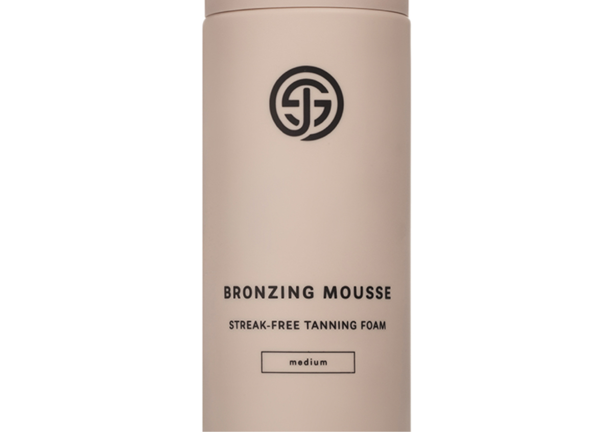 Self tan bronzing mousse medium