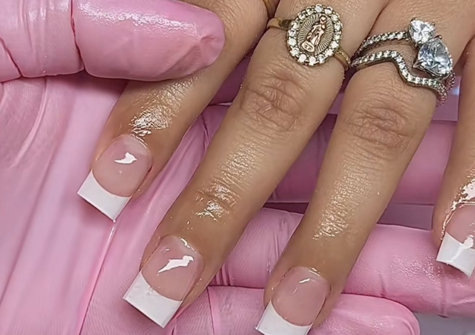 𝐎𝐋𝐃 𝐒𝐂𝐇𝐎𝐎𝐋 𝐅𝐑𝐄𝐍𝐂𝐇𝐈𝐄𝐒 𝐌𝐎𝐍𝐃𝐀𝐘