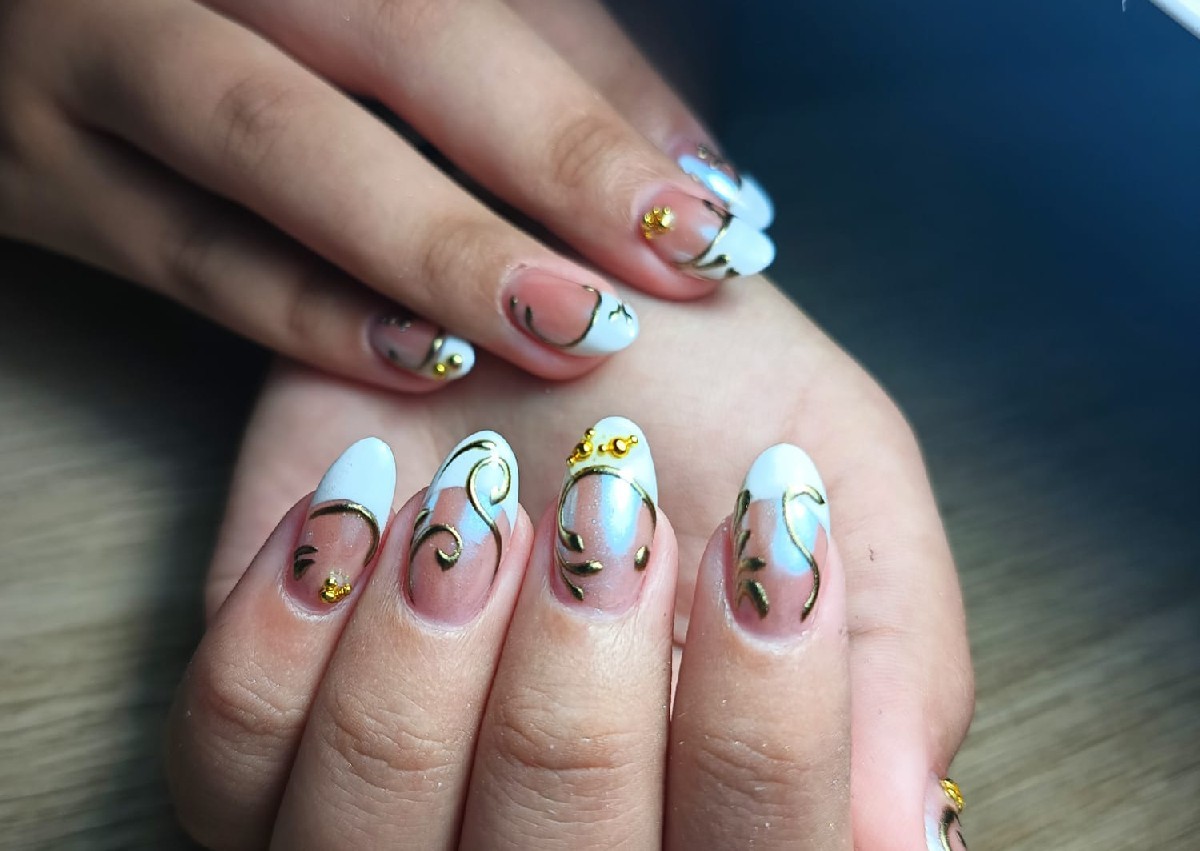 Manicura Semi - Refuerzo en buildergel (4/4)