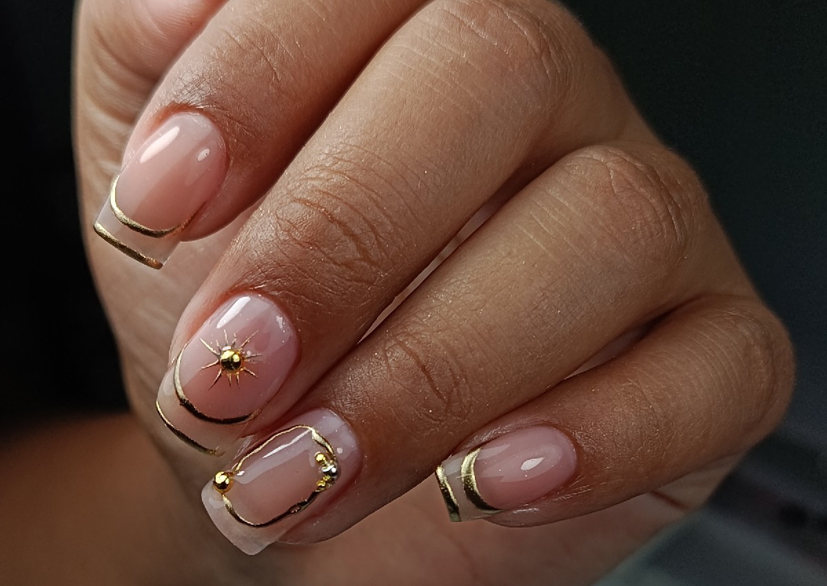 Manicura Semi - Completa (4/5)