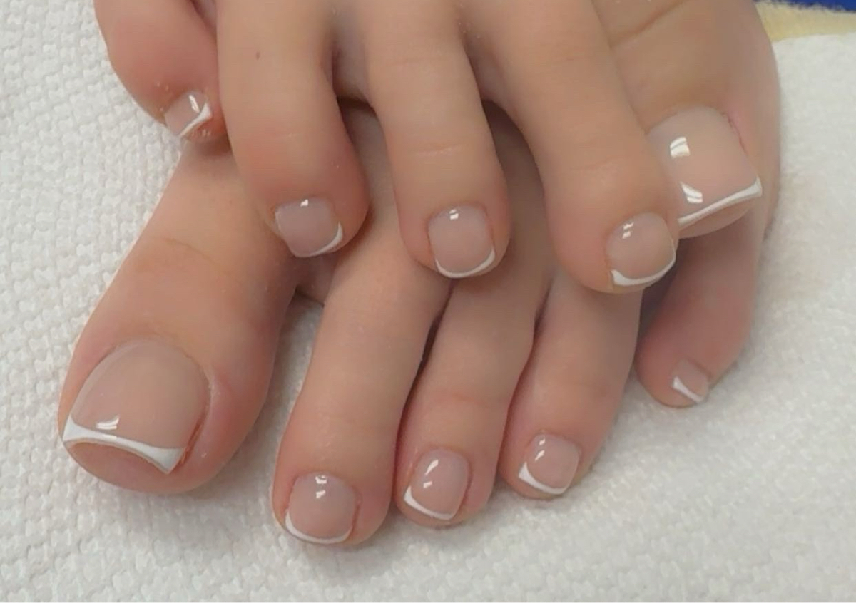 Acrylic on the big toe only pedi 