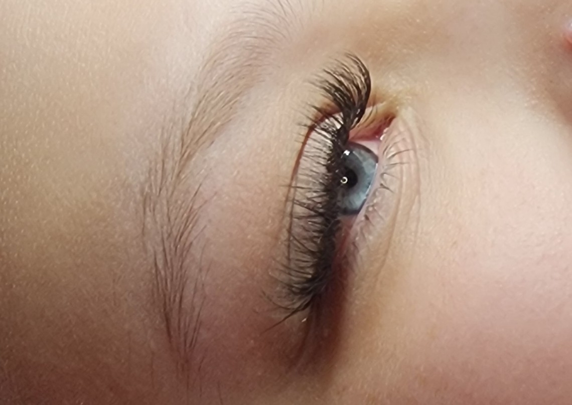 Hybrid Lash Extension Service