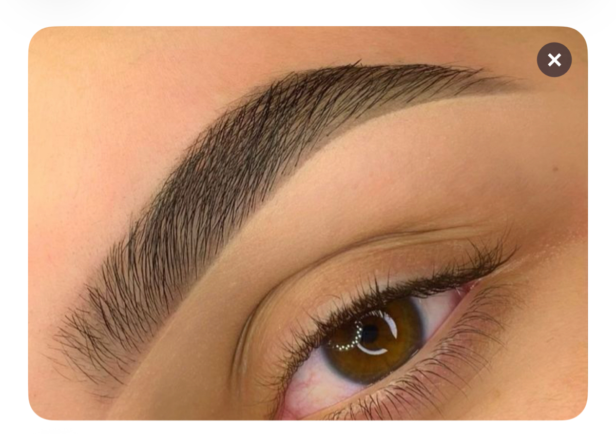 Eyebrow design with razor 