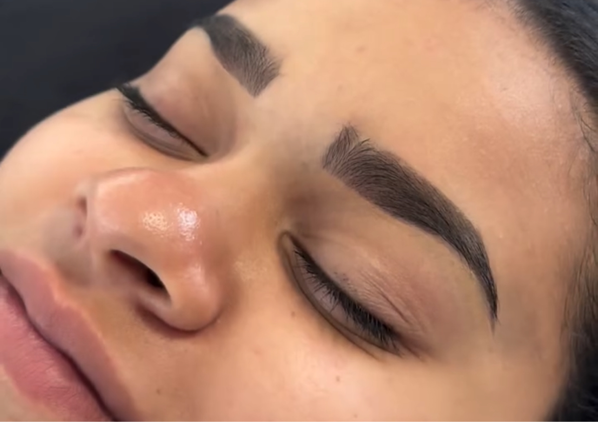 Eyebrow tinting 
