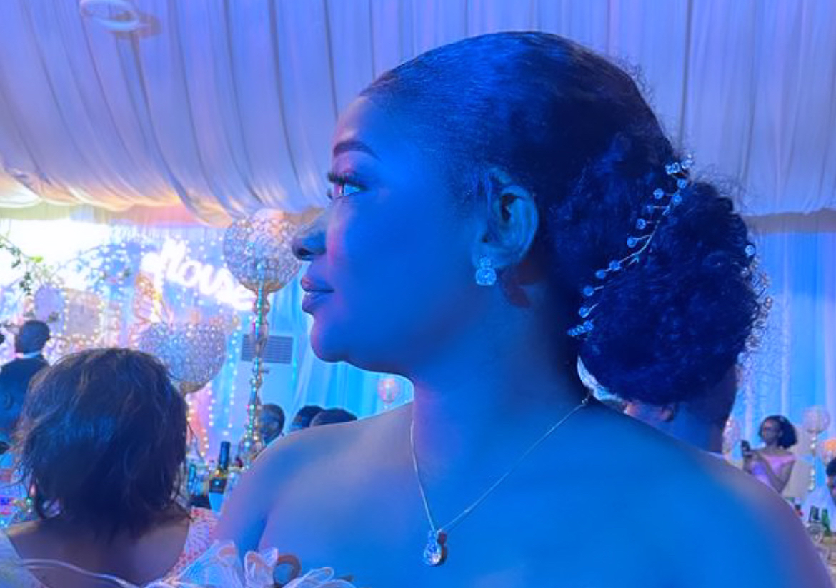 Wedding wigs install 