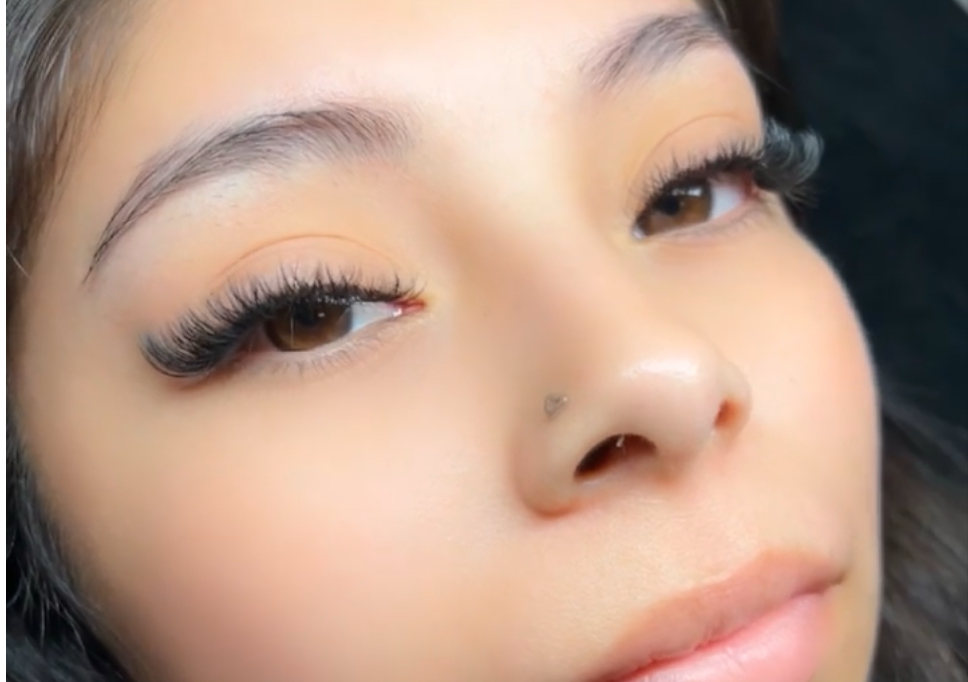 Volume lashes