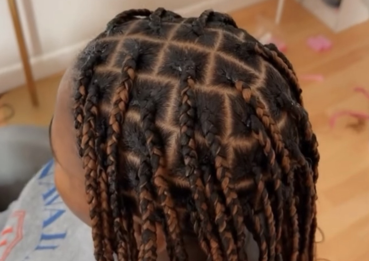 Medium Knotless Braids (waist length)