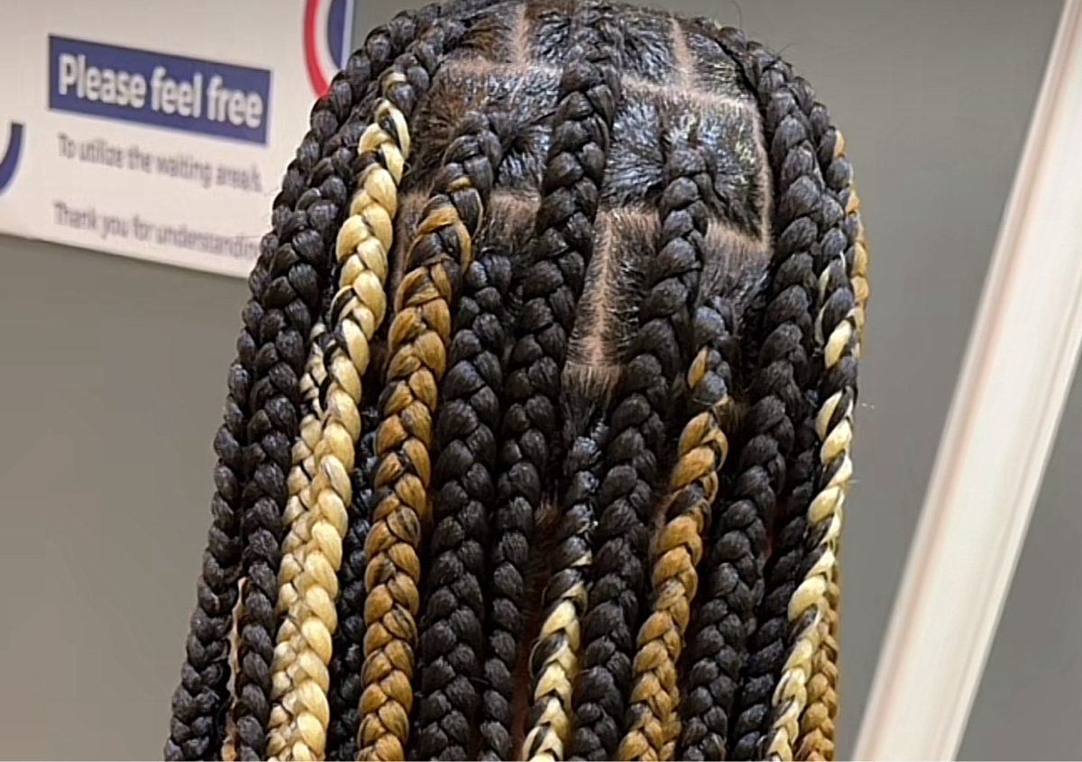 Knotless Braids (large) midback Shampoo Not Included