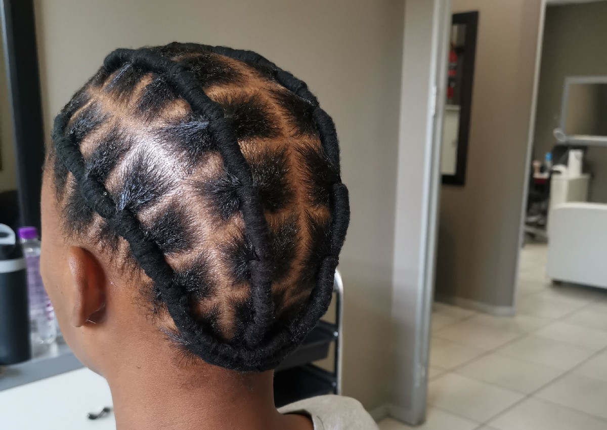 3 to 4 lines (plain)