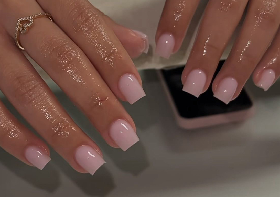 short acrylic nails