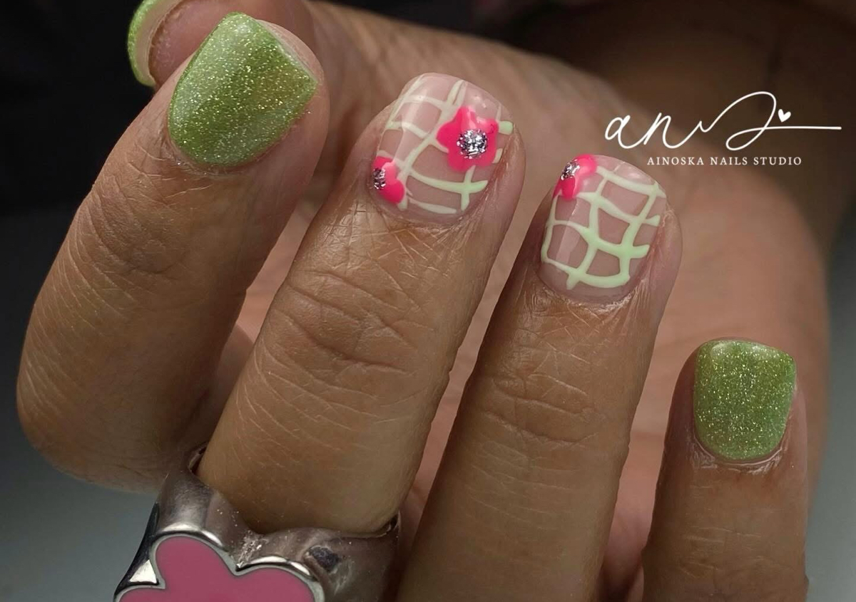 Full Set Natural Look + Esmaltado en Pies 