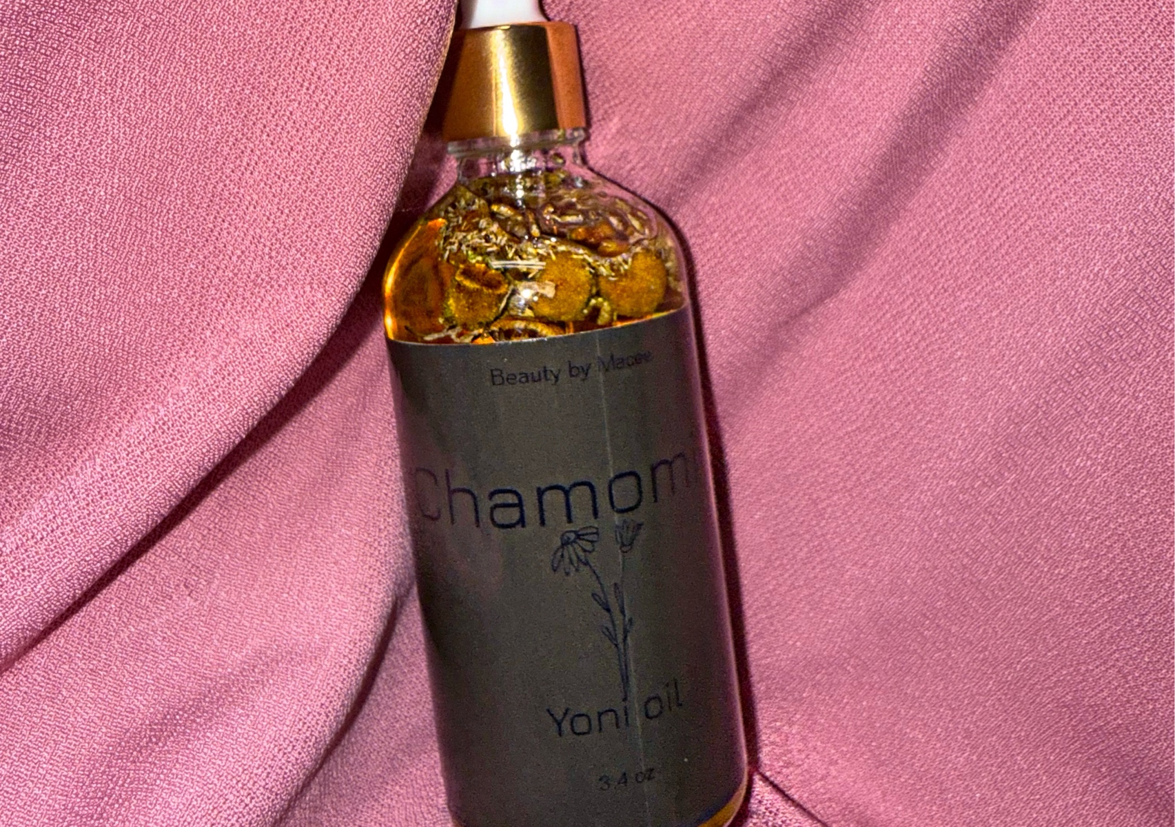 Yoni oil (chamomile)