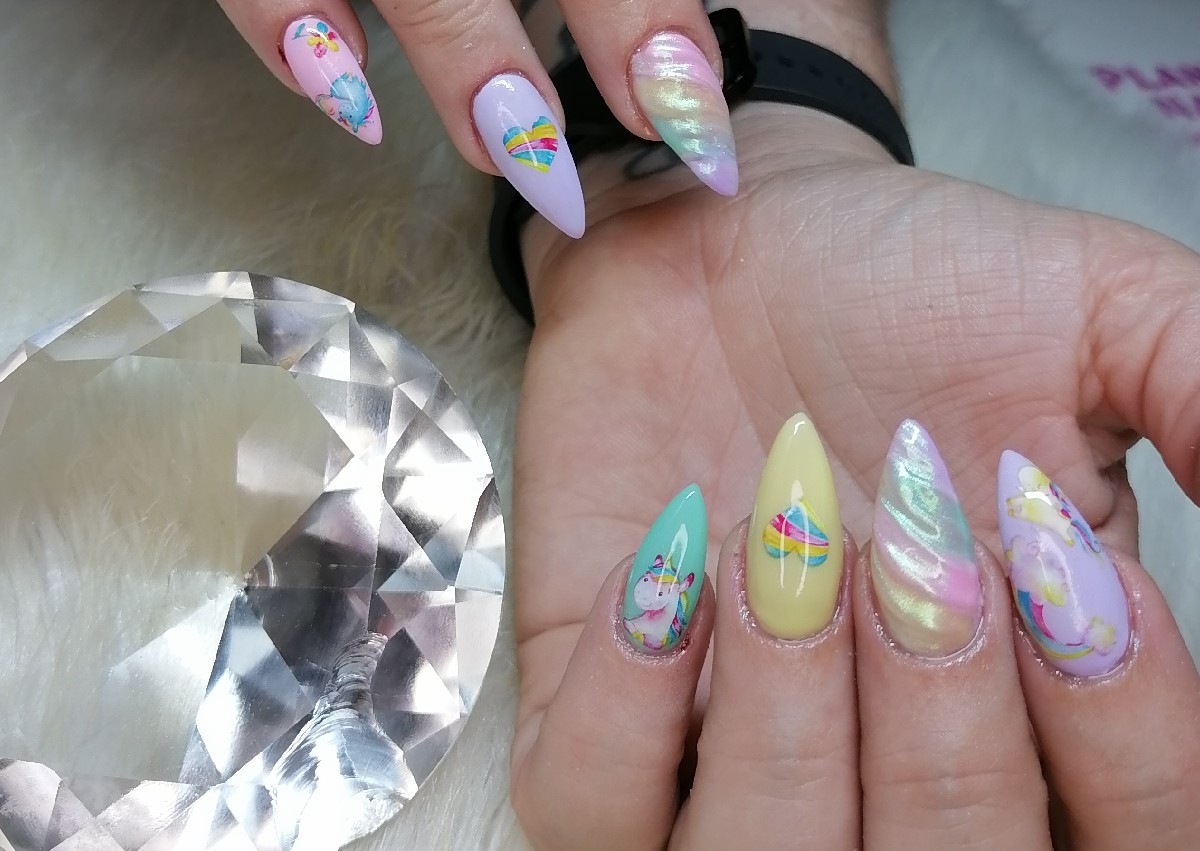 Freestyle OR themed nail design